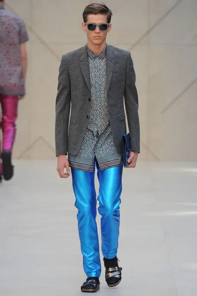 Look 25